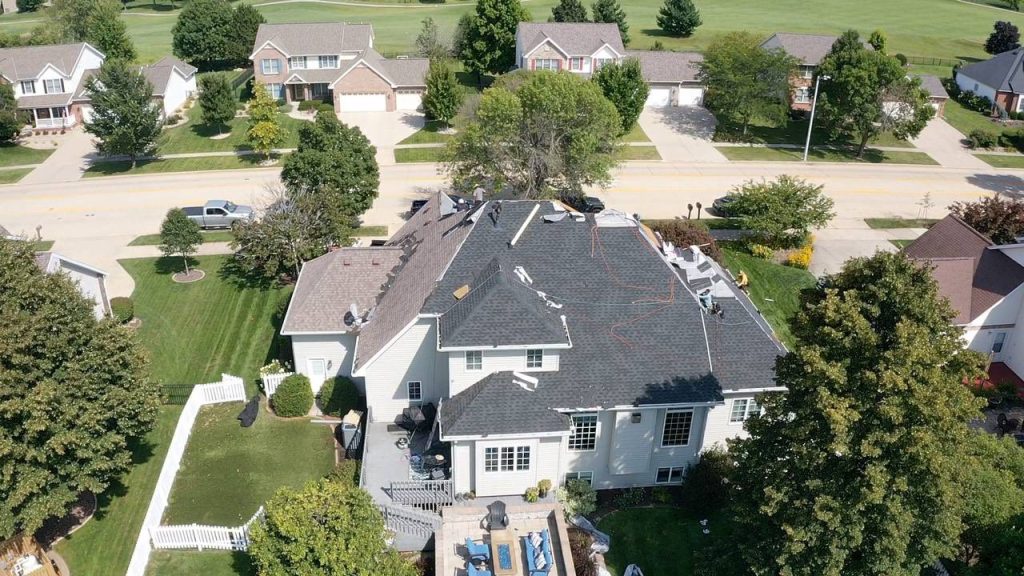 Roof installation in Bloomington IL asphalt shingles