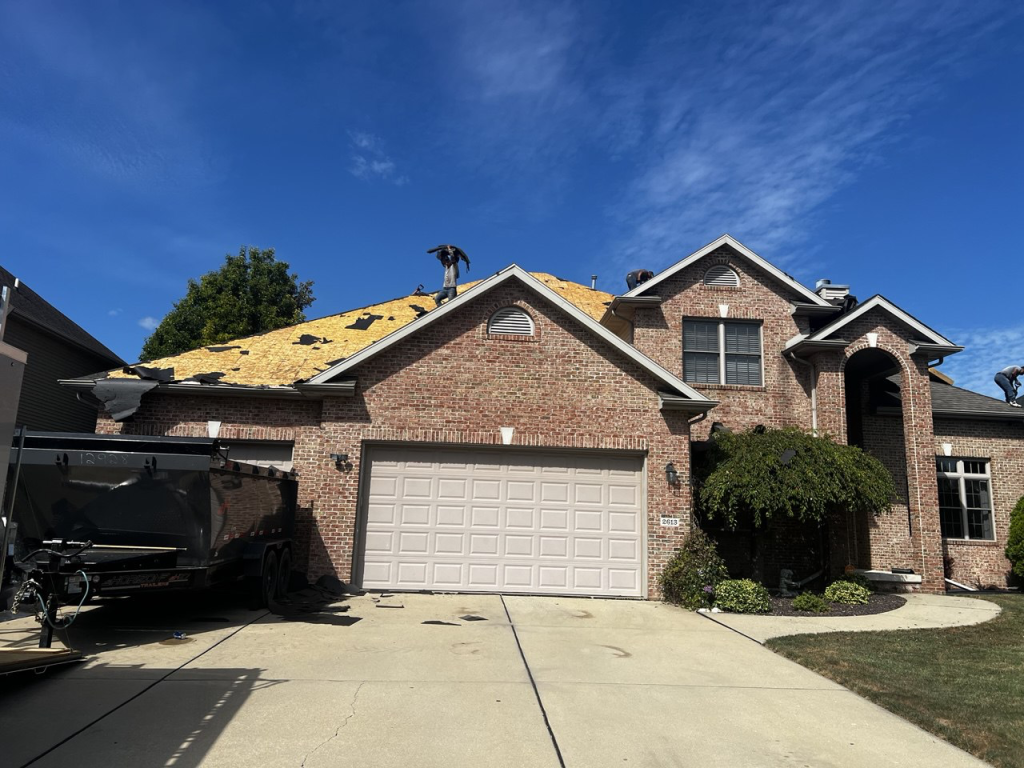 Roof installation in Jacksonville IL asphalt shingles