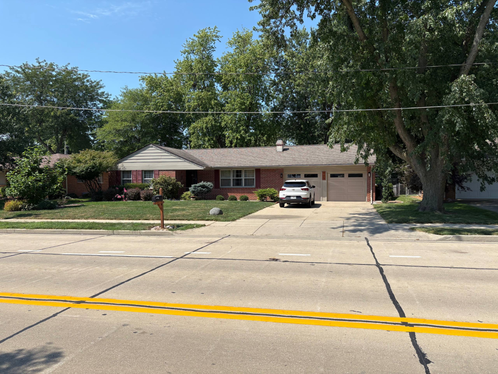 Roof installation in Pontiac IL asphalt shingles