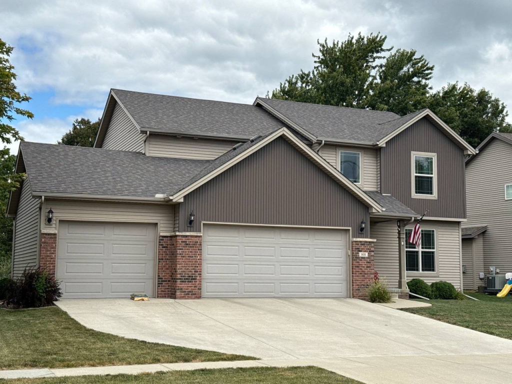 Roof replacement in Farmer City IL by Cupples Construction — licensed local roofing contractors